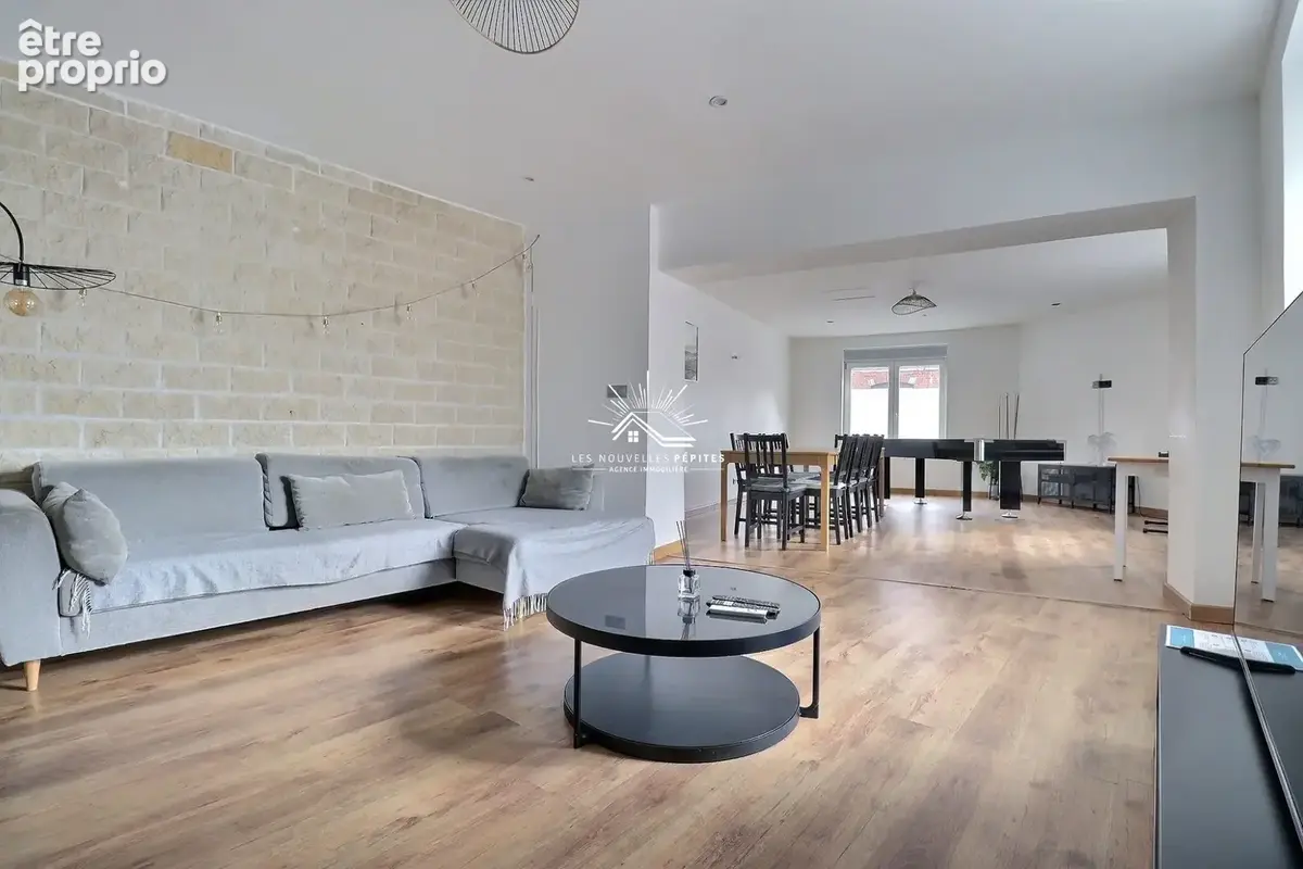 Maison 5 pièces 136 m² à vendre à Croix (59170) - photo 2