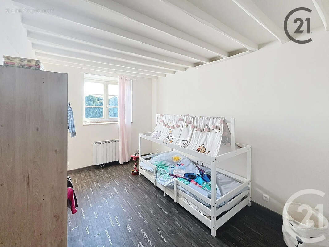 Maison à SAINT-CYR-LES-COLONS