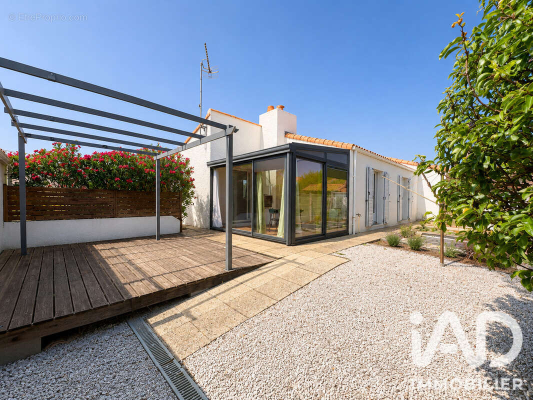 Maison 85 m² à Longeville-Sur-Mer  - photo 9