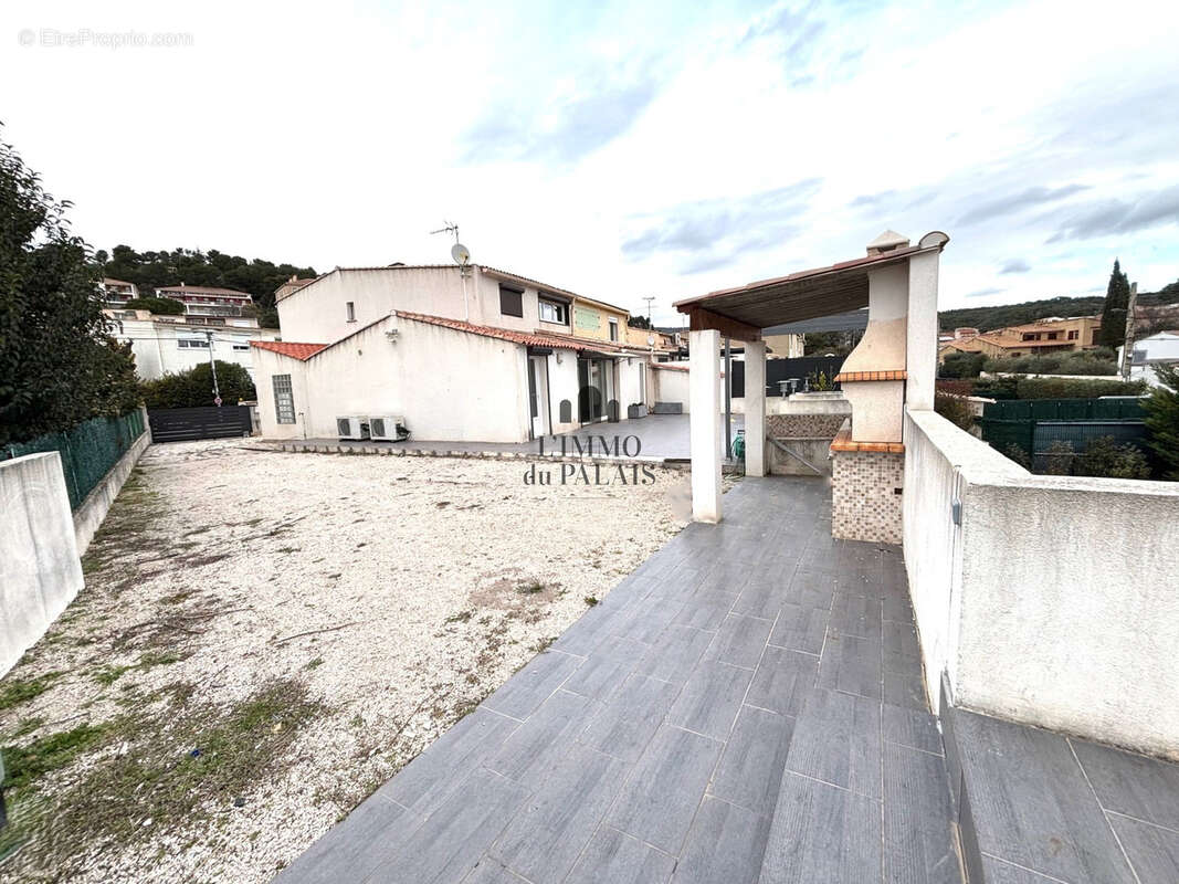 Maison  de type 4/5  avec pisicine / jardin / terrasse  secteur  château  gombert 13013 marseille. - photo 15