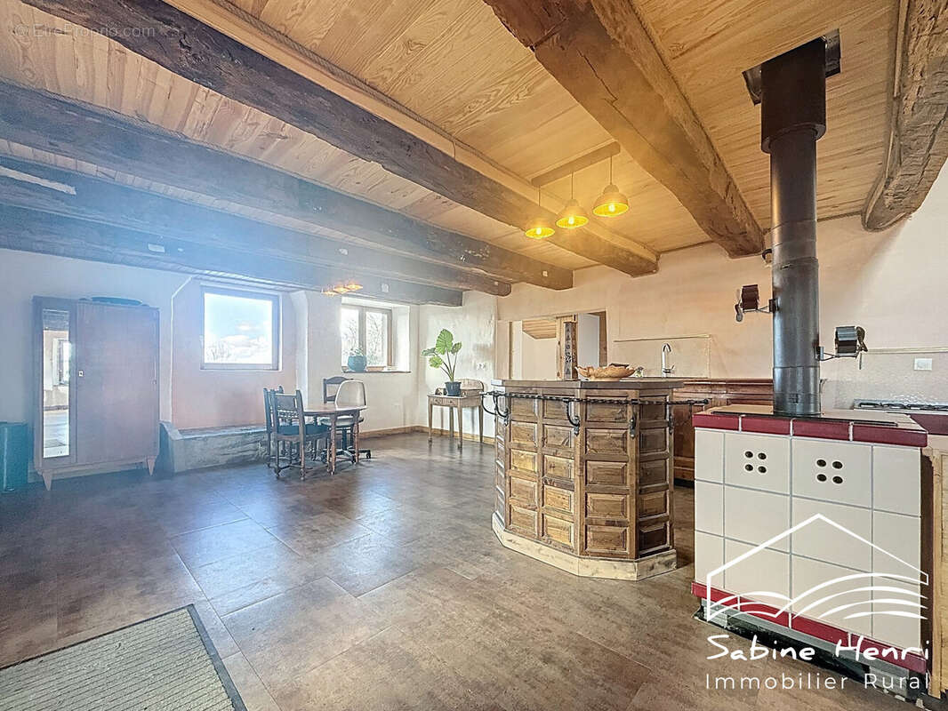 Maison à SAINT-JUST-SUR-VIAUR