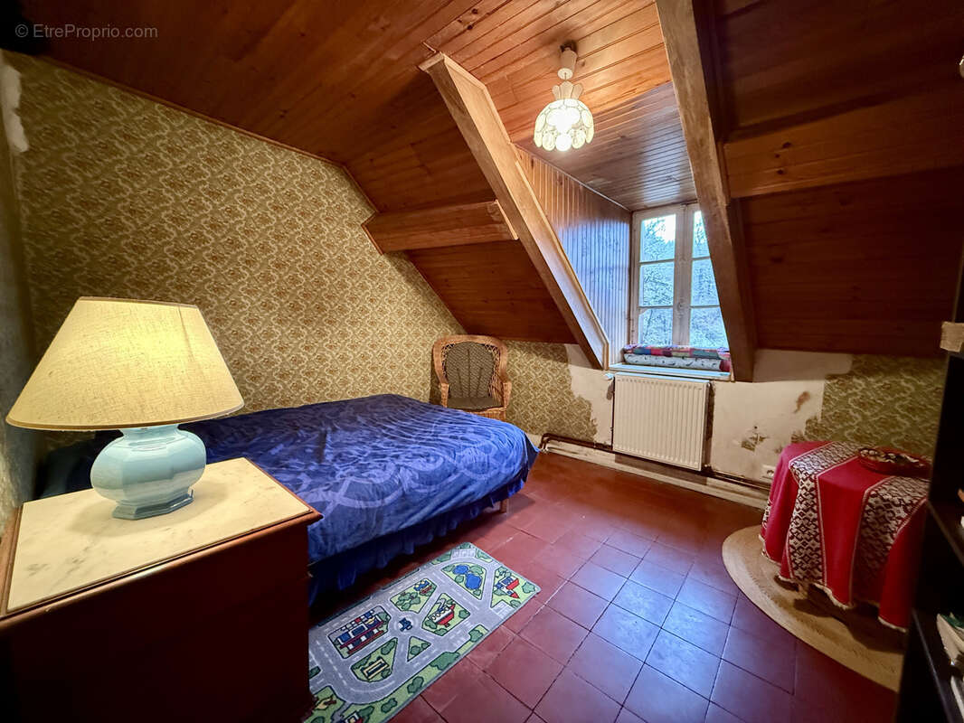 Maison à AVALLON
