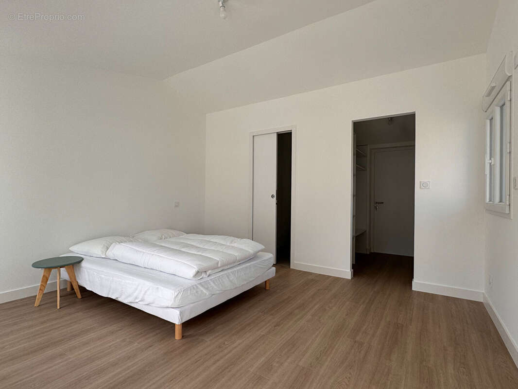 AIZENAY, maison en pierres 4 chbres entièrement rénovée + GRANGE - photo 9