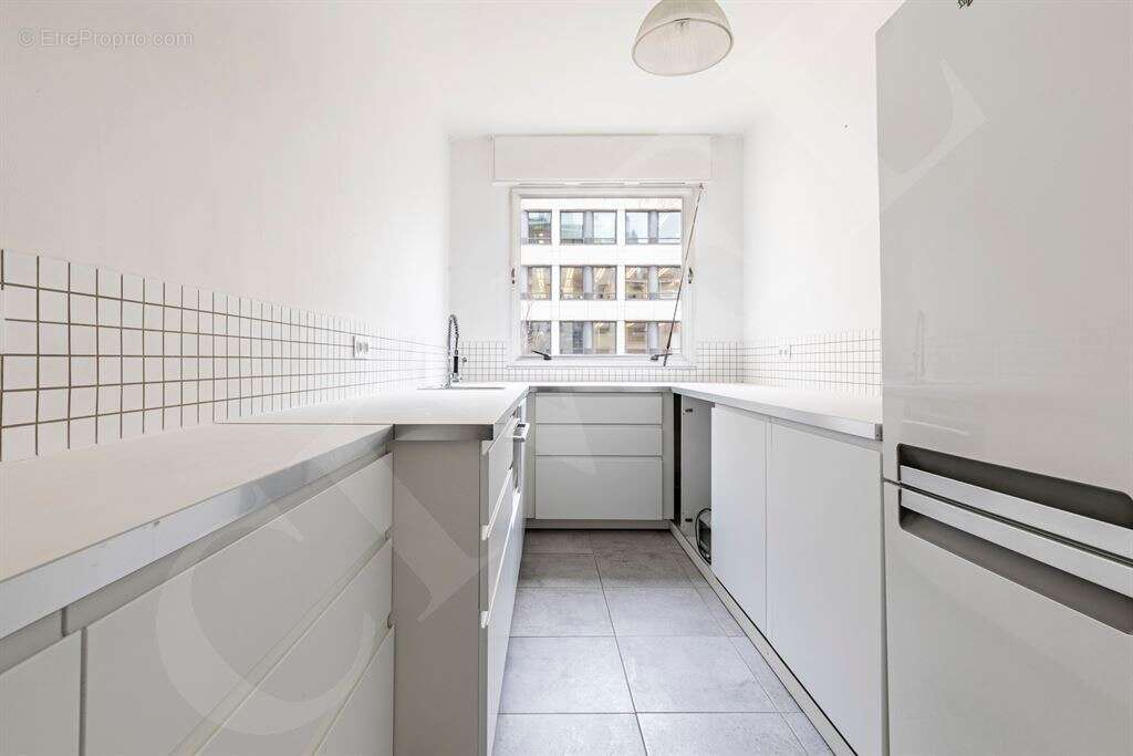 Appartement à PARIS-8E