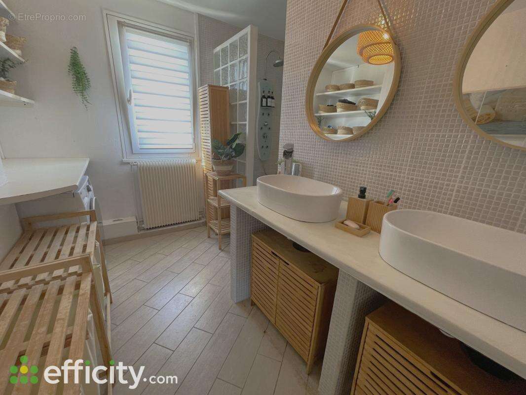 Maison à SAINT-SEURIN-SUR-L'ISLE