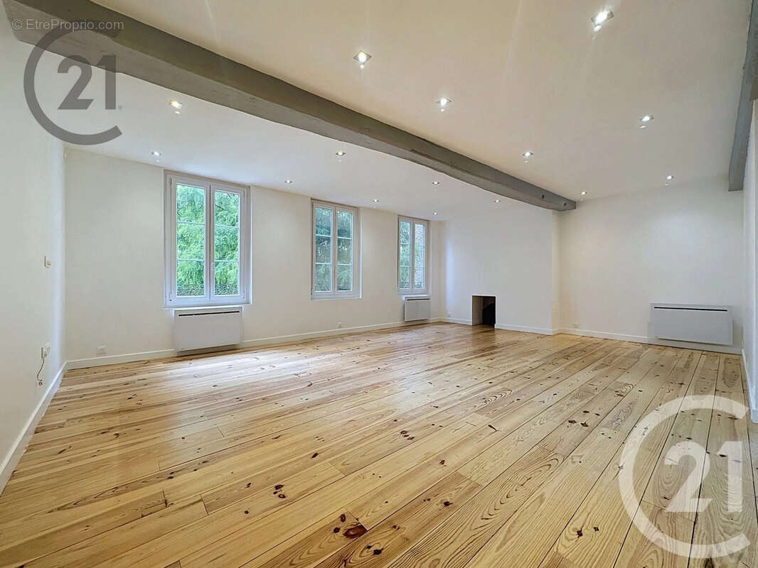 Maison 211 m² à Troyes  - photo 2