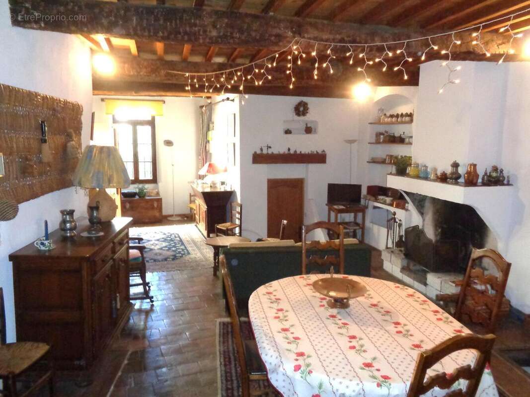   - Maison à LA MOTTE