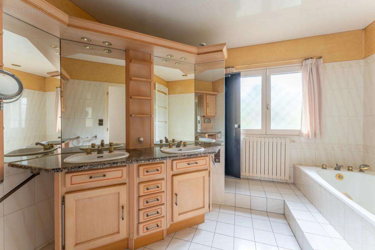 Maison à SAINT-MEDARD-EN-JALLES