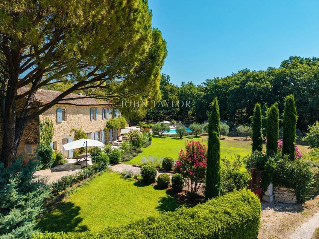 Mas en Pierre d'Exception à Vendre à Ménerbes : Charme Provençal et Piscine Chauffée - photo 19