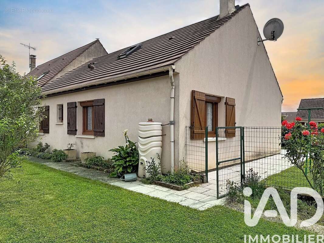 Photo 2 - Maison à SIVRY-COURTRY