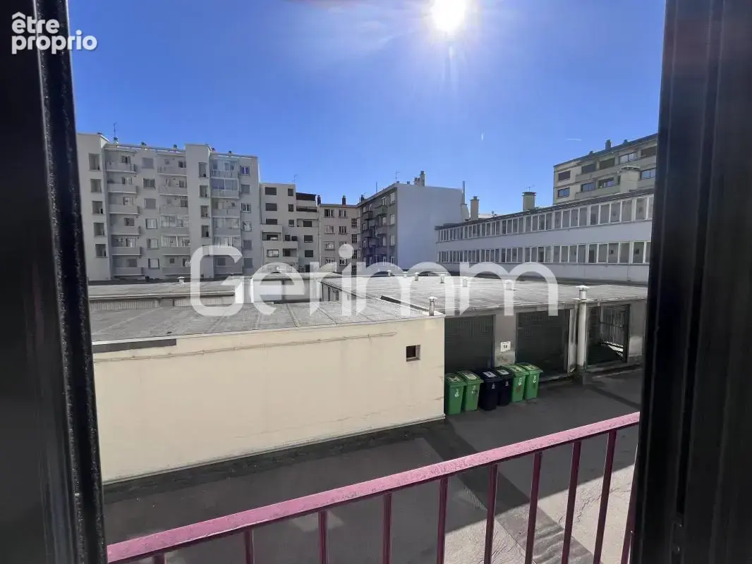 Vente - Appartement - 3 pièces + cuisine - 49 m² - 119 000 € - - photo 4