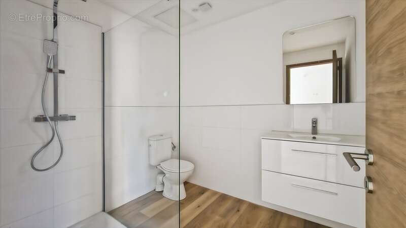 Appartement à LEVIE