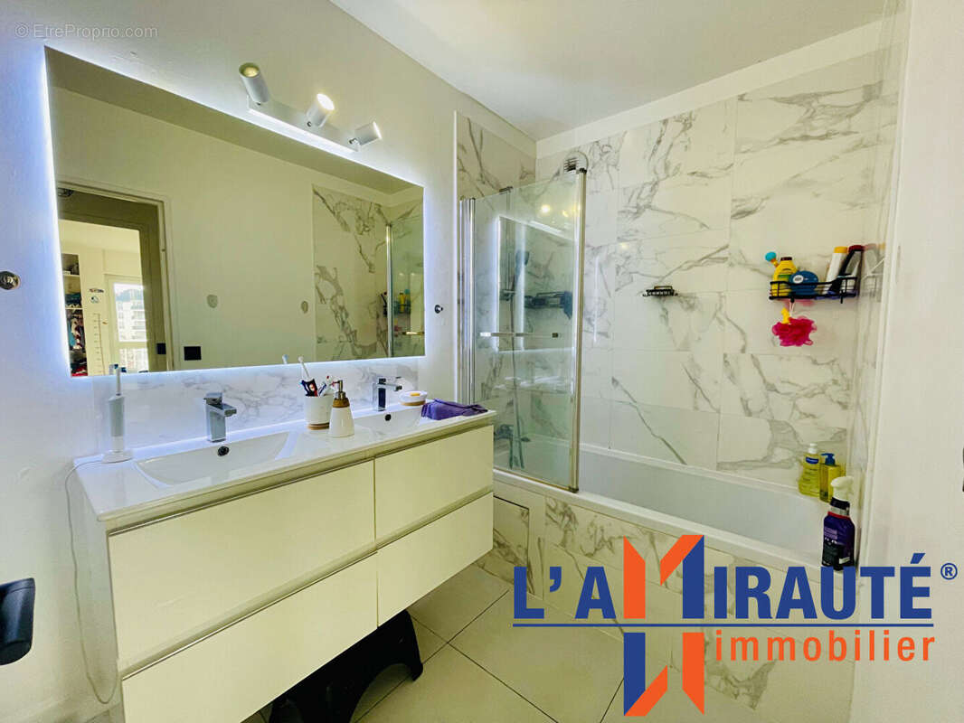 Appartement à SARTROUVILLE