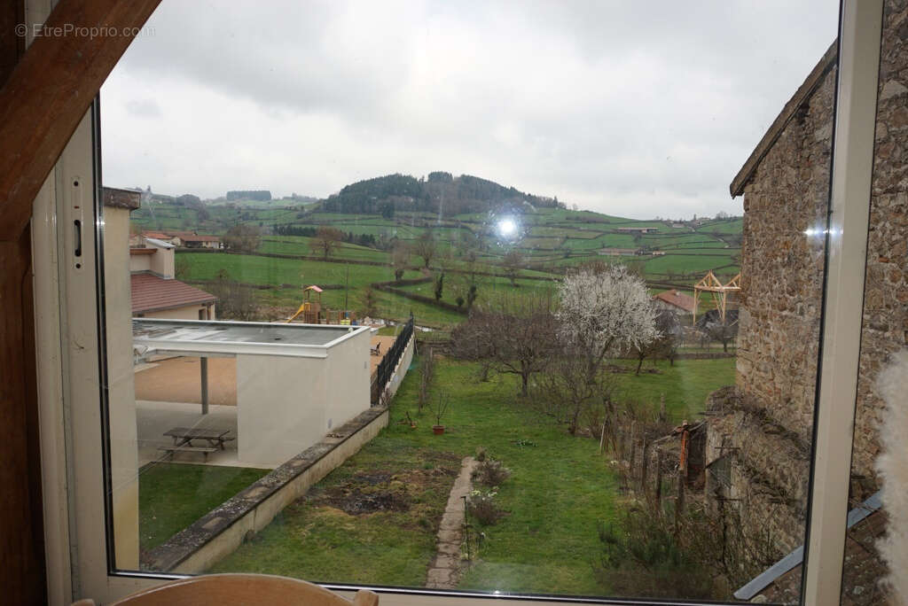 Maison à LA CLAYETTE