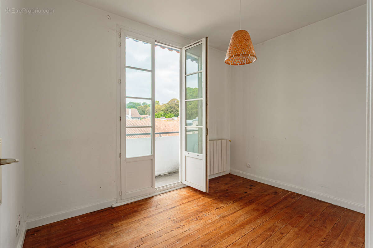 Dernier étage avec vue panoramique à Bayonne (Quartier St-Esprit) - photo 8