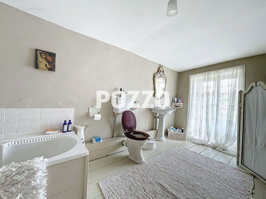 Maison à SAINT-GEORGES-DE-LA-RIVIERE