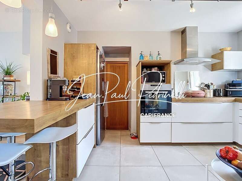 Maison à SAINT-GENIS-LAVAL