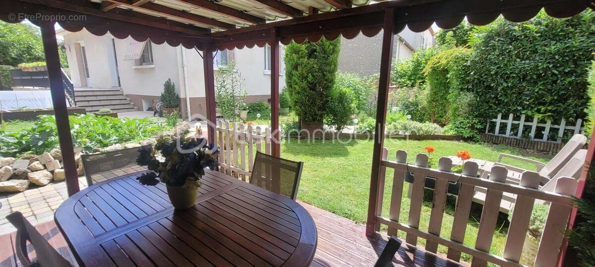 Maison à BEAUNE-LA-ROLANDE