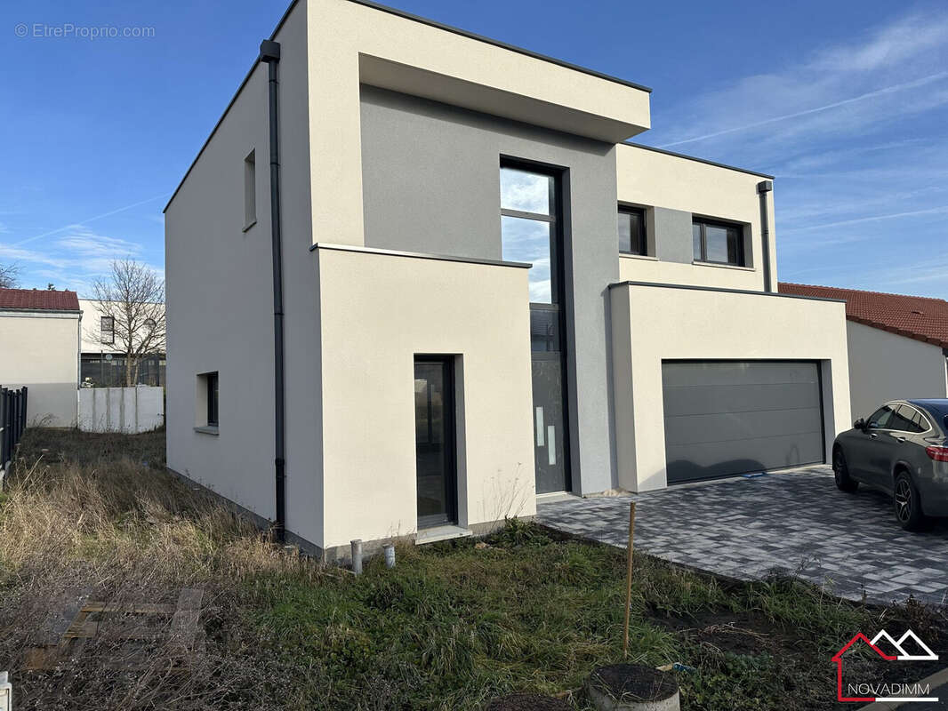 Maison à FEY