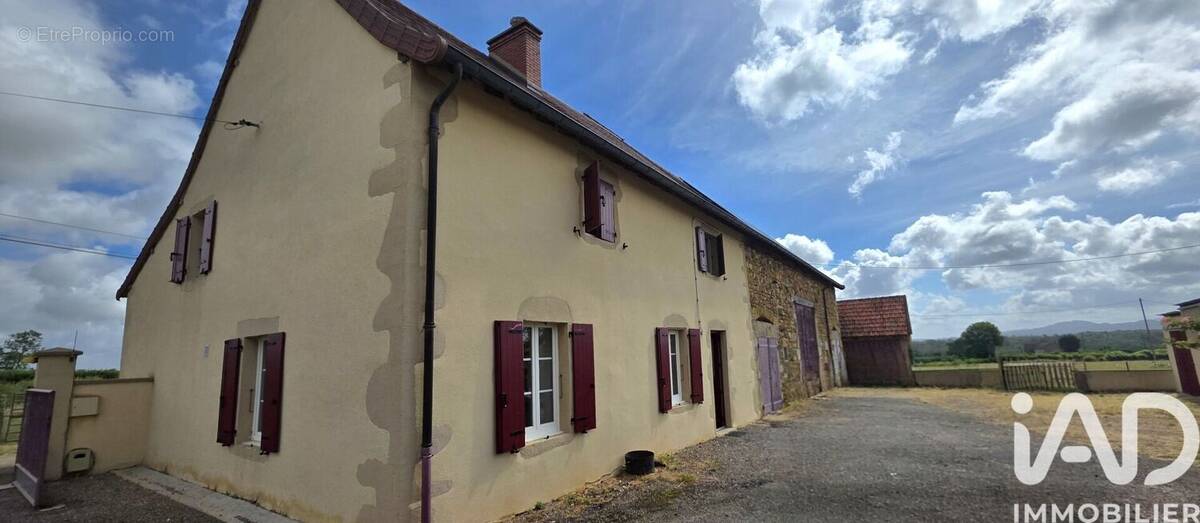 Photo 1 - Maison à SAINT-CHRISTOPHE-EN-BRIONNAIS