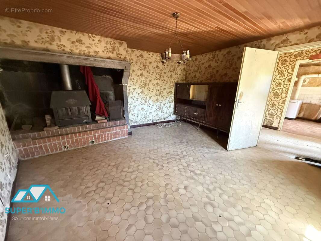 Maison à CHANIAT