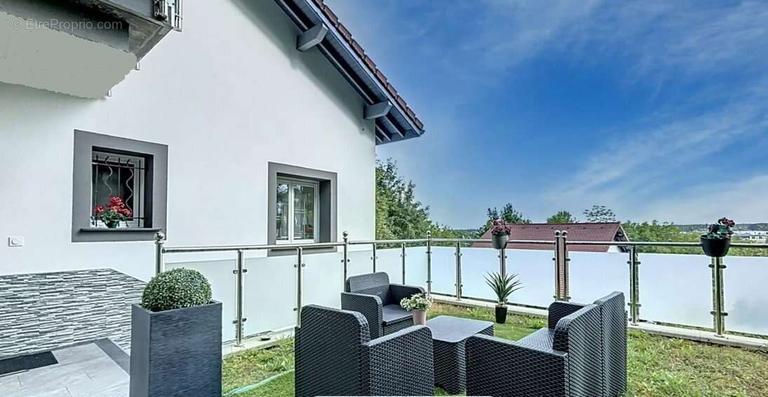 Maison à VETRAZ-MONTHOUX