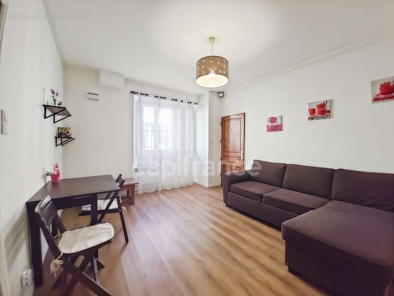 Appartement à VILLENEUVE-LES-AVIGNON