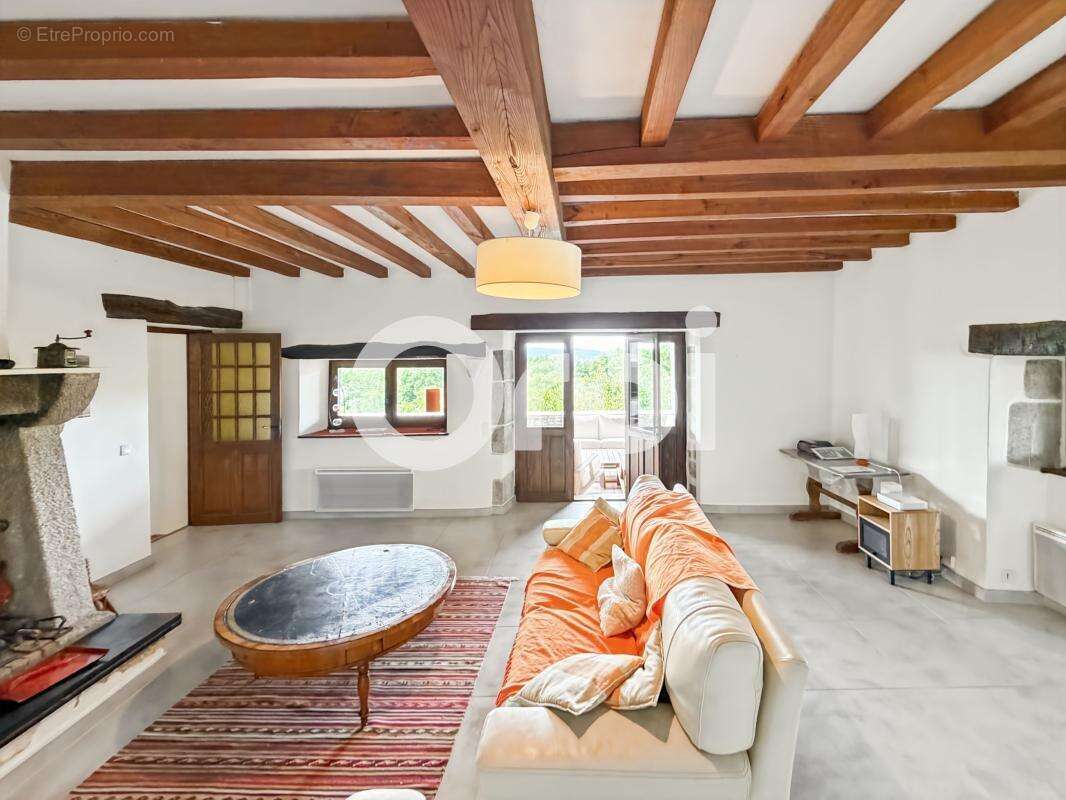 Maison à RUOMS