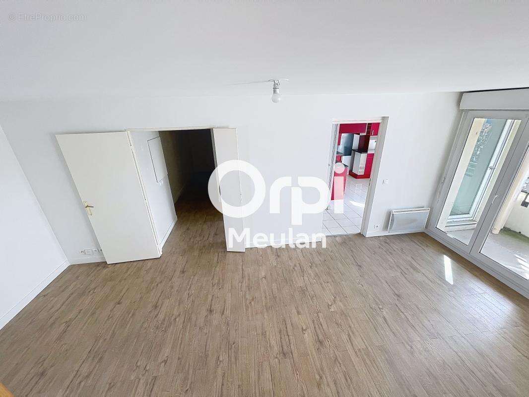 Appartement à LES MUREAUX