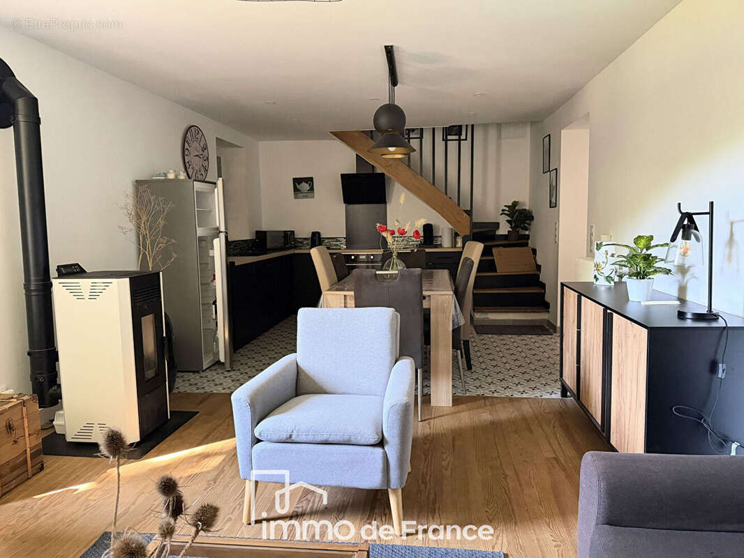 Belle maison en pierre rénovée avec terrain plat - photo 2