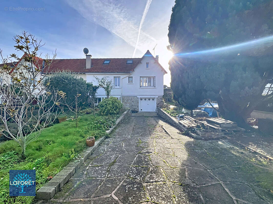 Maison à CORBEIL-ESSONNES