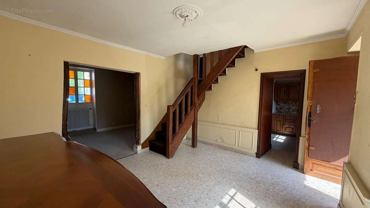 Appartement à DAMPIERRE-EN-YVELINES