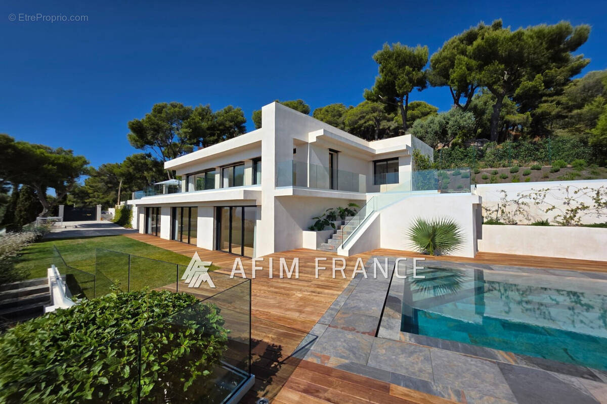 Maison à ROQUEBRUNE-CAP-MARTIN