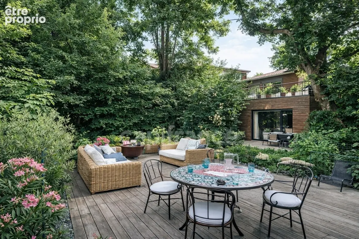 PRÉVESSIN-MOËNS – Ancienne forge du XIXᵉ transformée en loft – 187 m² – 3 chambres – Jardin - photo 11