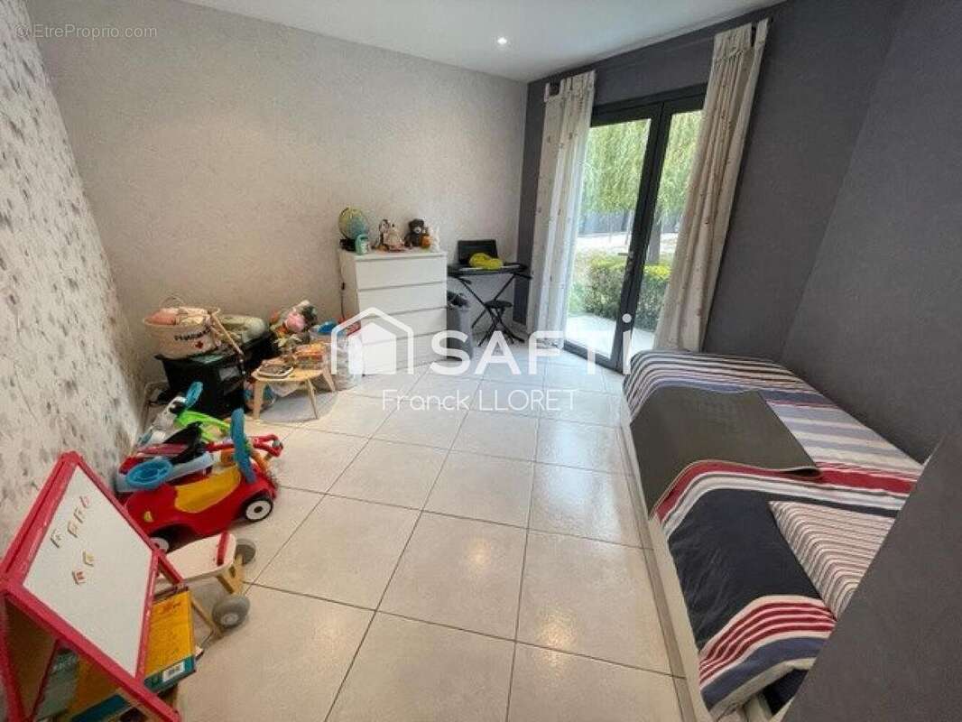 Photo 8 - Maison à VENDAYS-MONTALIVET