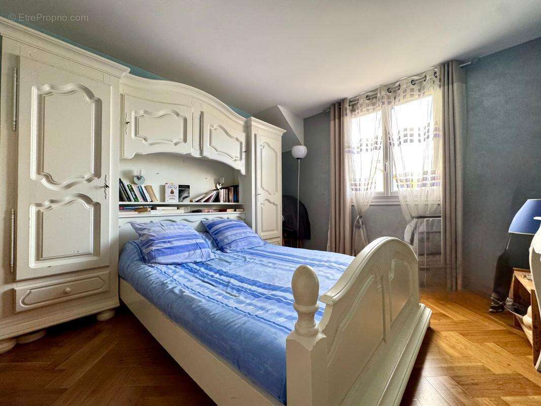 Maison à MAROLLES-EN-HUREPOIX