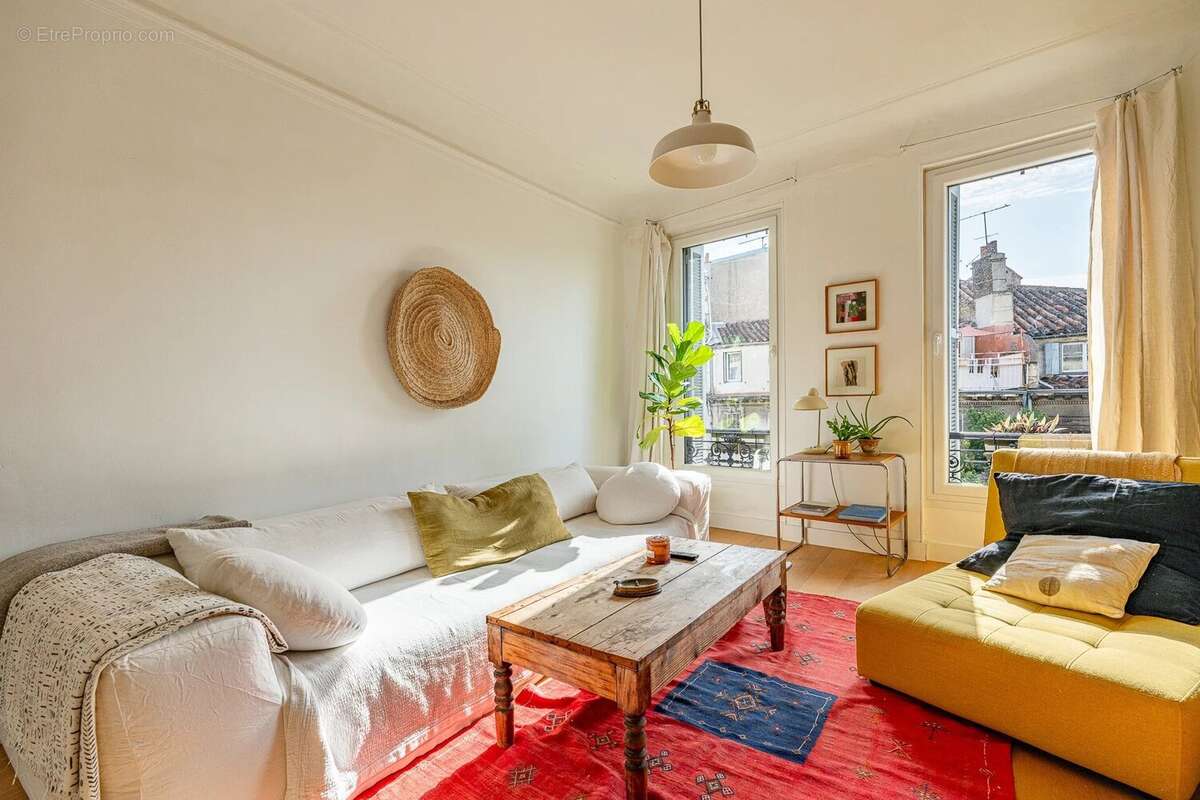 Appartement à MARSEILLE-1E