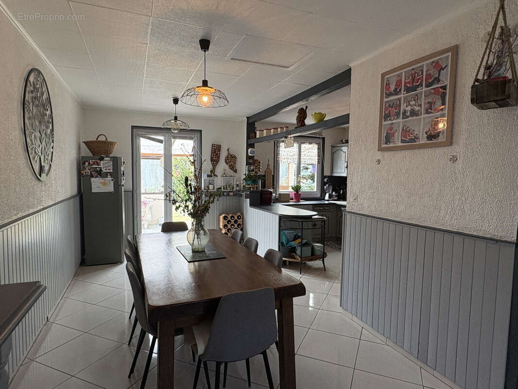 Maison à SAINT-REMY-SOUS-BARBUISE