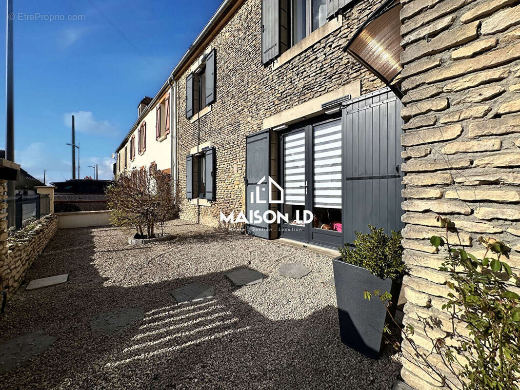 Maison à MOULT