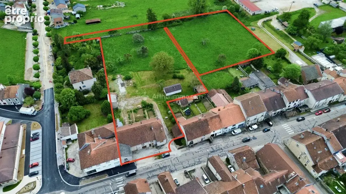 Ensemble immobilier (1,13 hectare) - photo 1