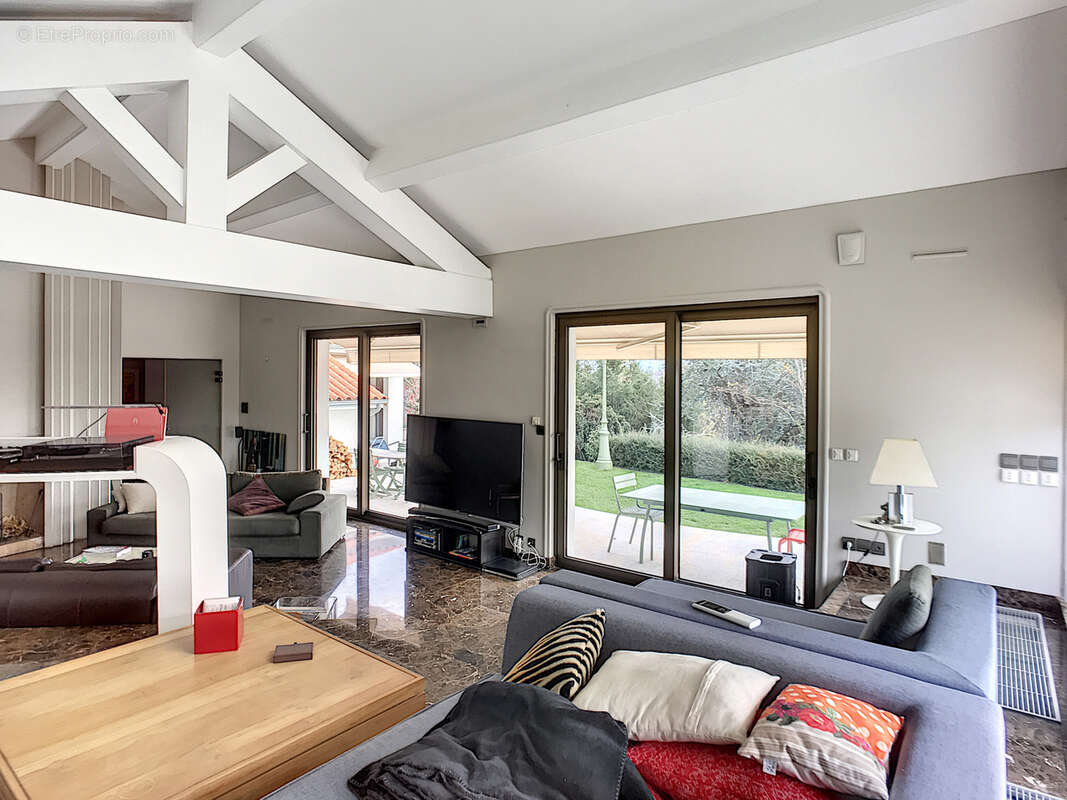 Maison à LA TALAUDIERE