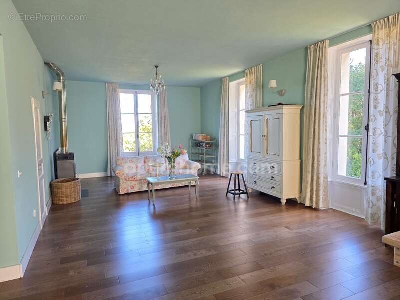 Maison à CHATEAUNEUF-LA-FORET