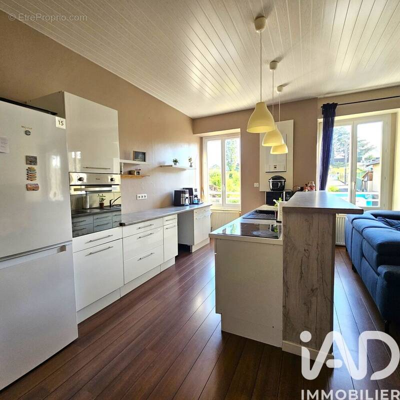 Photo 1 - Appartement à SAINT-GENEST-LERPT