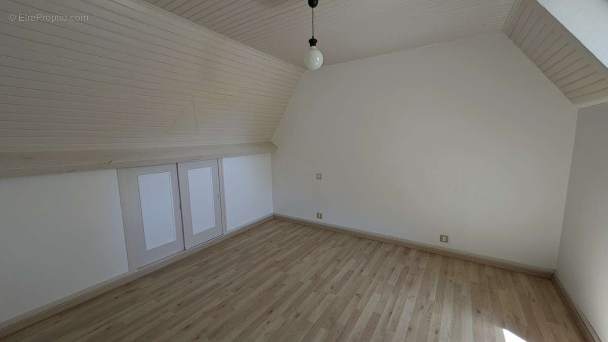 Authentique propriété quercynoise sans vis-à-vis, au calme et avec terrain arboré. - photo 10
