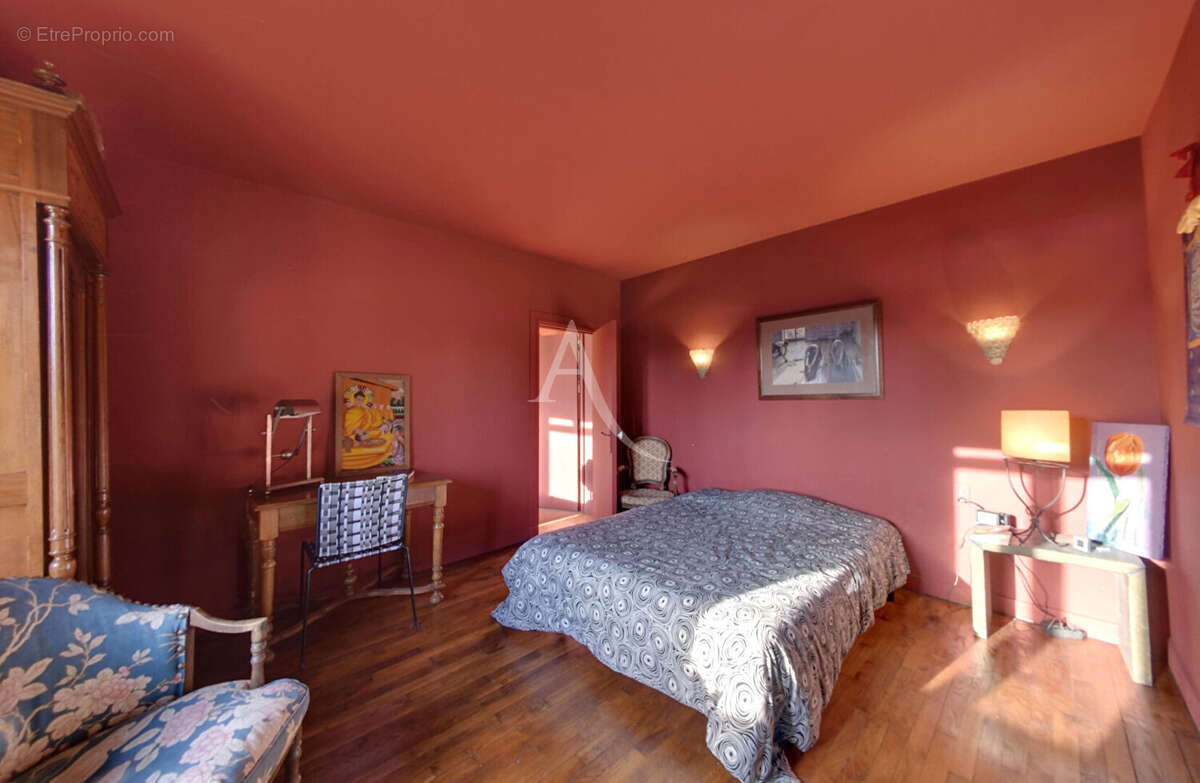 Maison à CHAMPS-SUR-YONNE