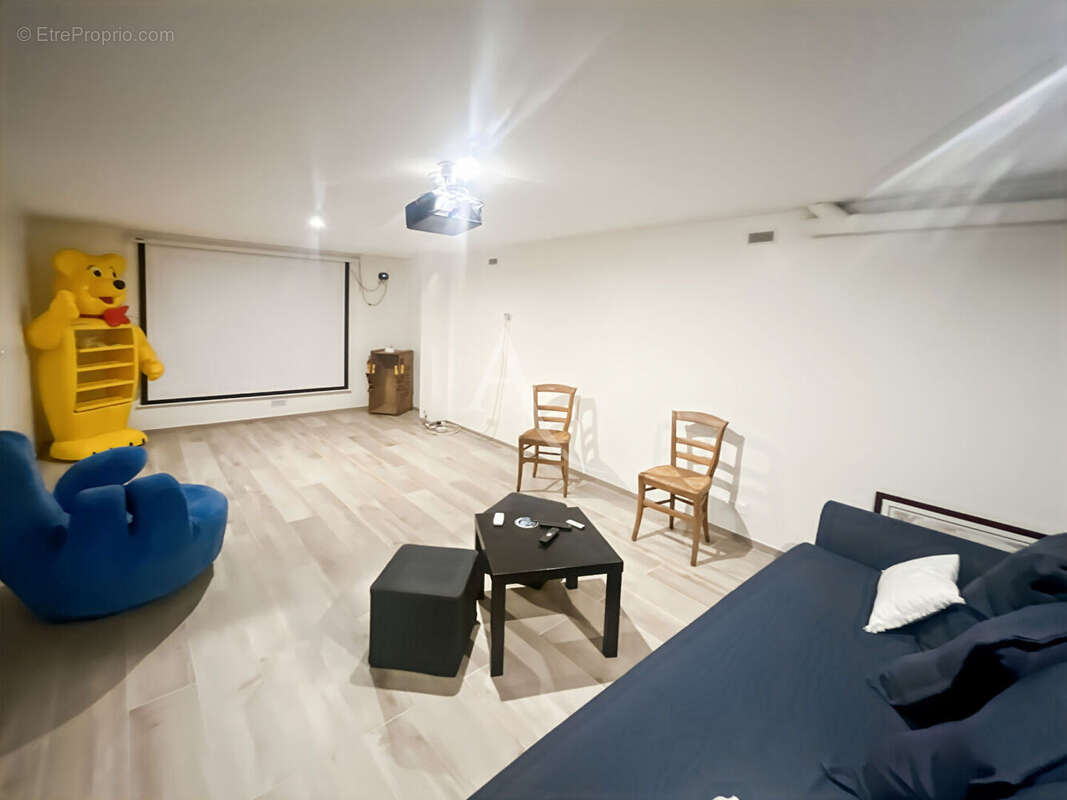 Maison à MEZY-SUR-SEINE