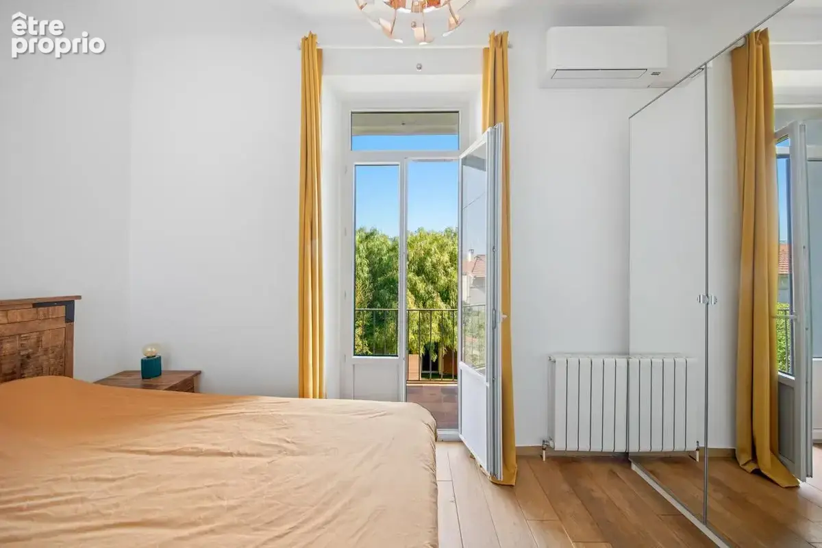 Toulon Est, Quartier Lamalgue : Unique ensemble d'appartements réunis   4 chambres, Jardin & Grand garage - photo 15