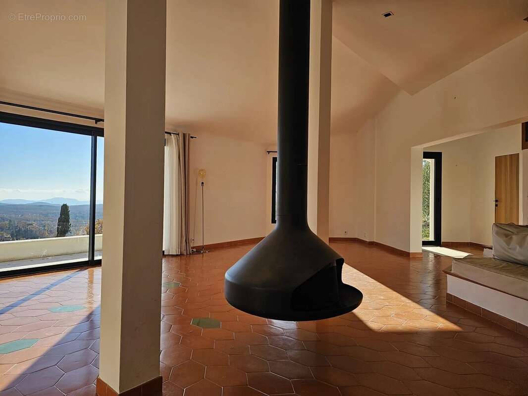 Maison à SAINT-VALLIER-DE-THIEY