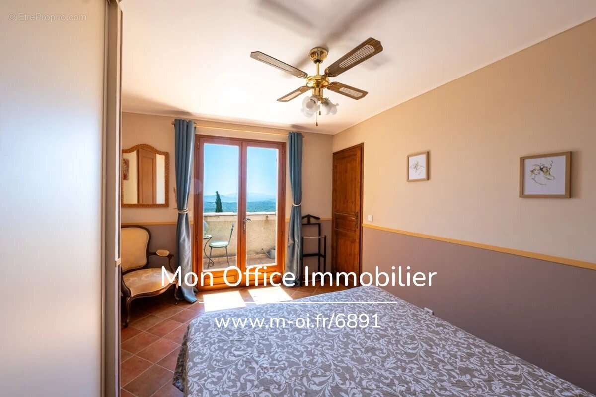 Référence : 6891-SJO - Maison provençale en pierre au coeur du village de St-Julien (83560): 4 chambres - véranda- piscine- cave - photo 19