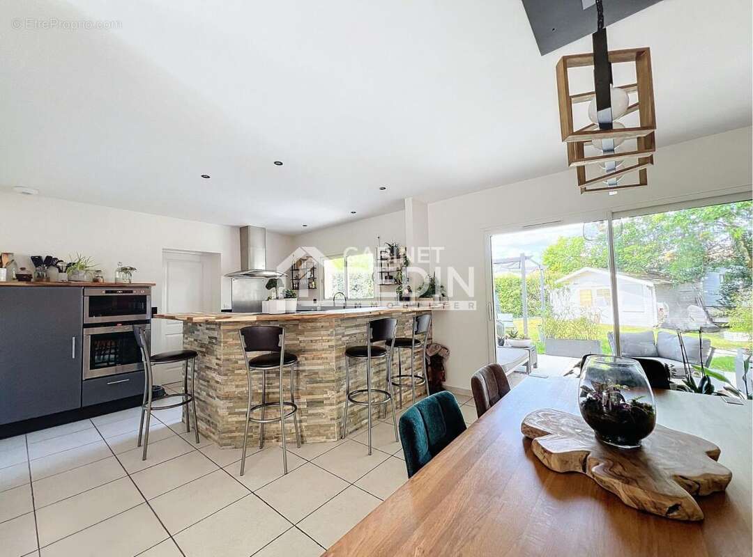 Maison à SAINT-MEDARD-D'EYRANS